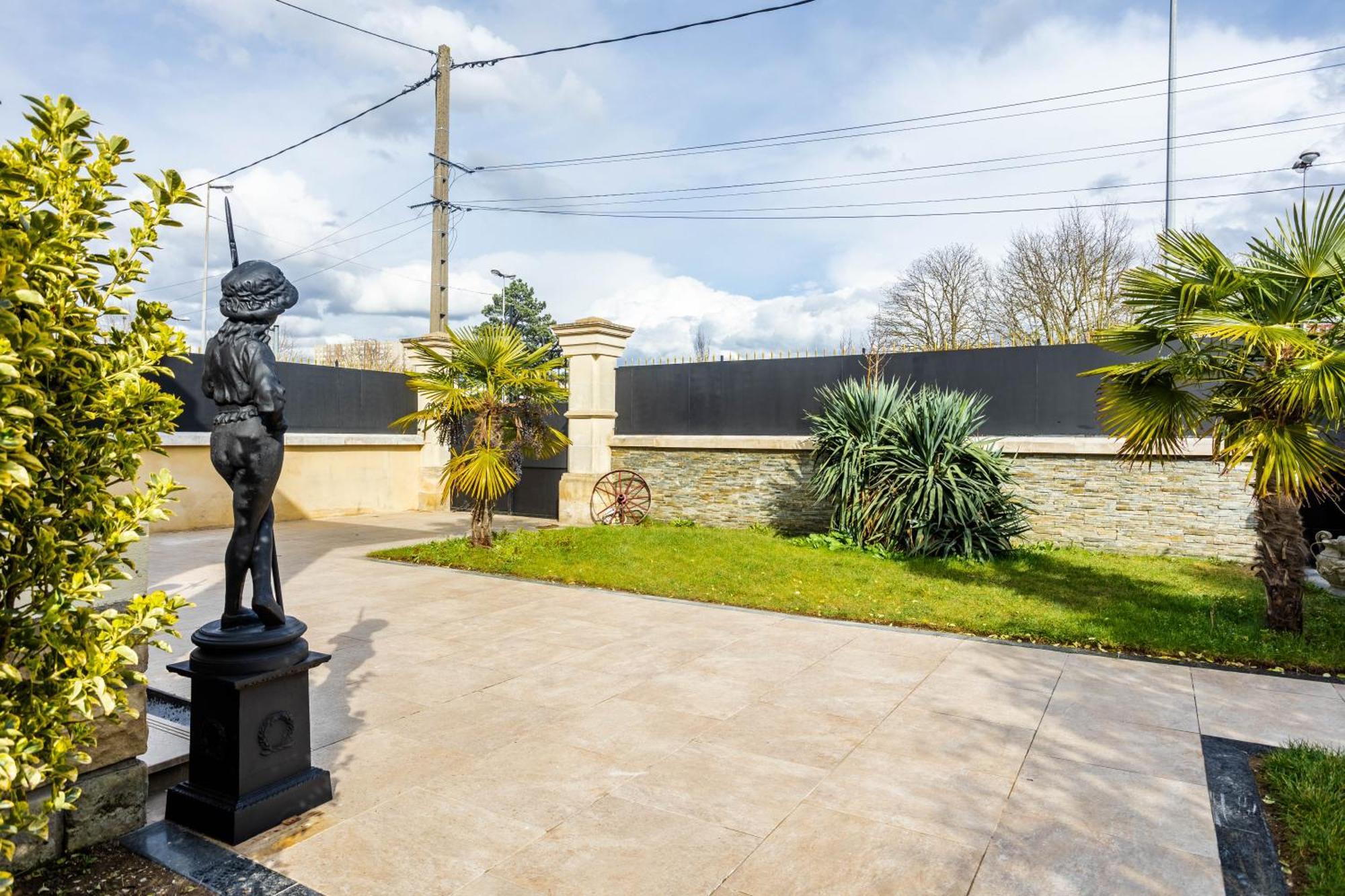 Studio Pittoresque Neuilly sur Marne Bagian luar foto